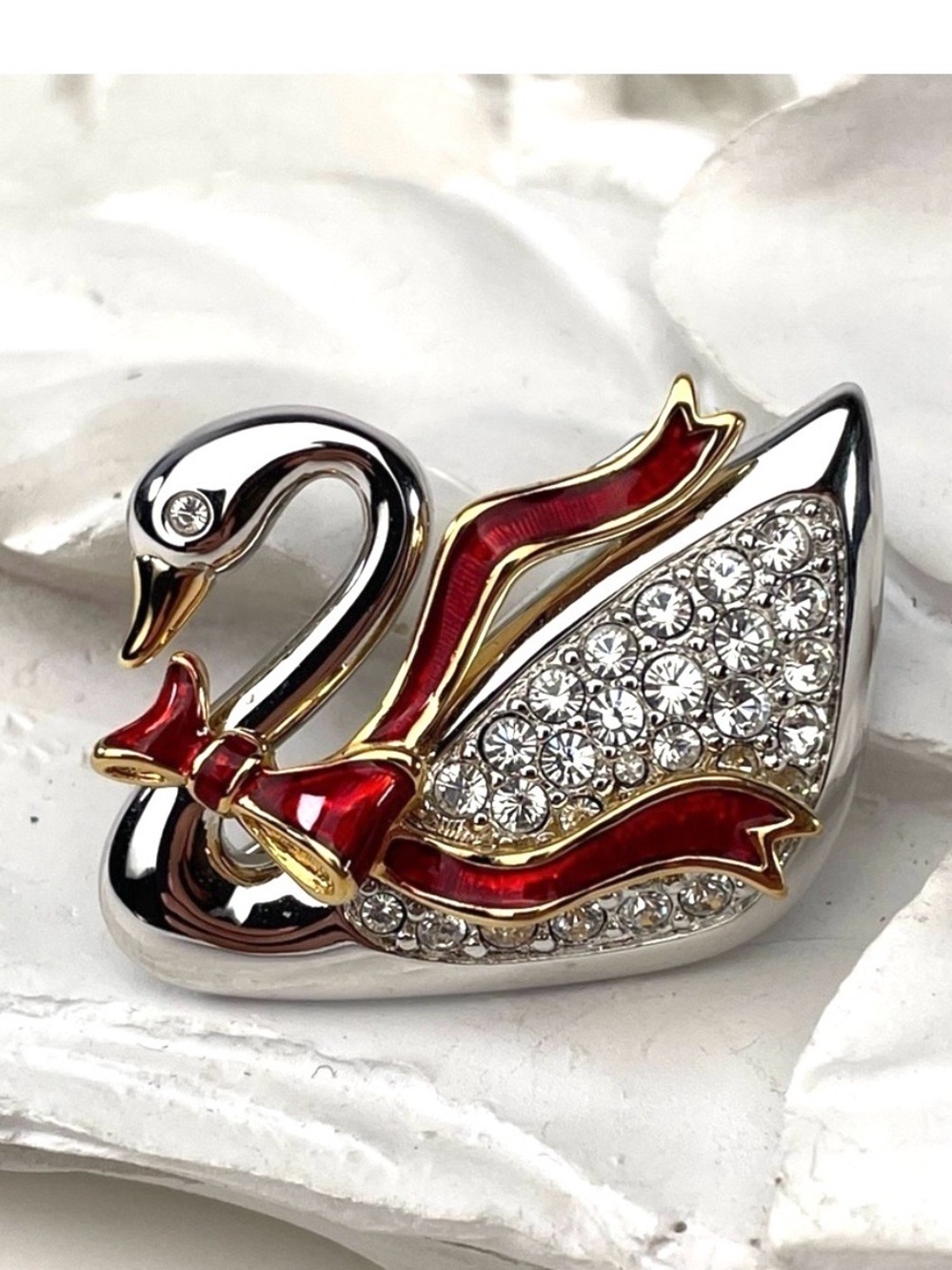 Swarovski Signed Christmas Edition Swan Brooch 30 Crystals